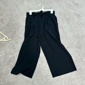Lululemon Noir Crop